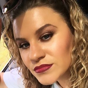 Meet your Posher, Kaci